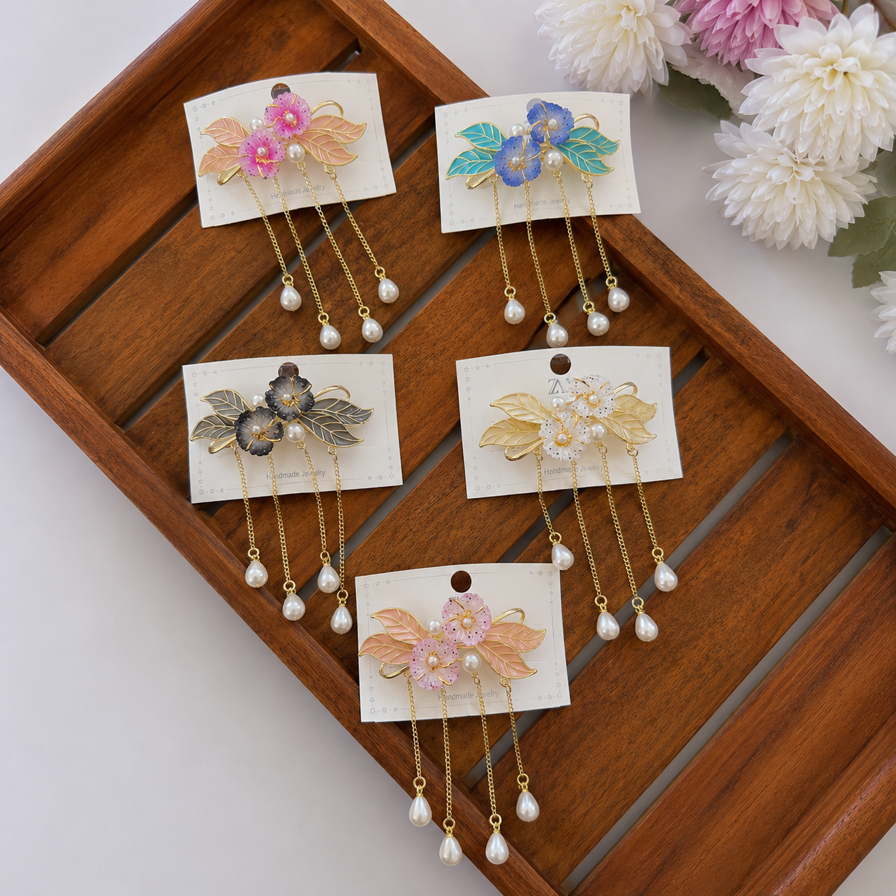 Mini Floral tassels Center Clip