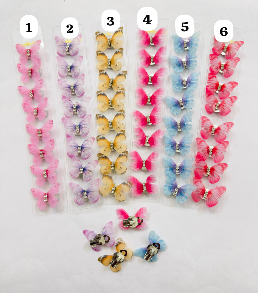 🦋 Press on hair clips (Set of 8pcs ) each one strip