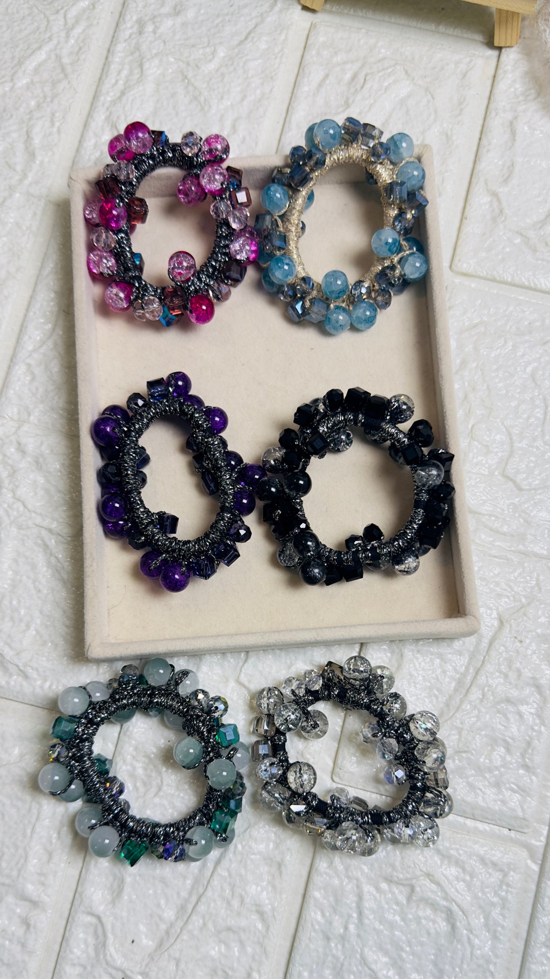 Marble  with crystal rubber bands each